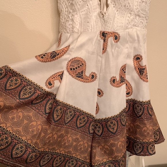 White lace cross tie romper - Picture 3 of 7